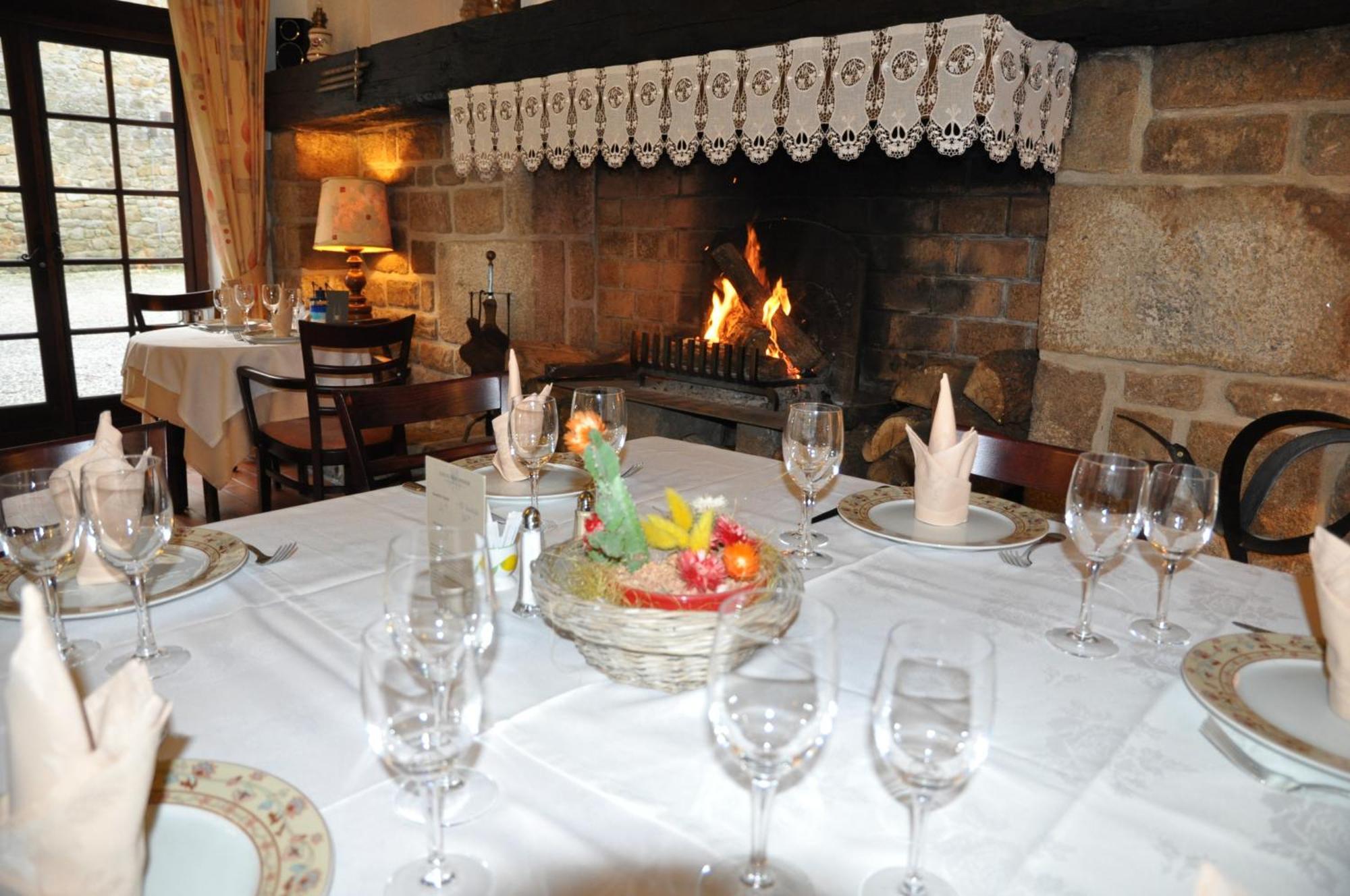 Logis Hotel Et Restaurant Auberge Le Ratelier Carnac Exterior photo